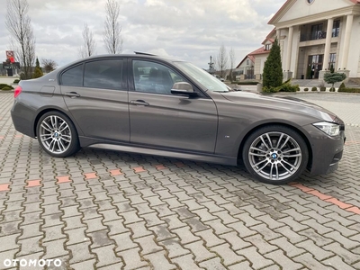 BMW Seria 3 330e Luxury Line sport