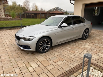 BMW Seria 3 330i xDrive Sport Line Shadow