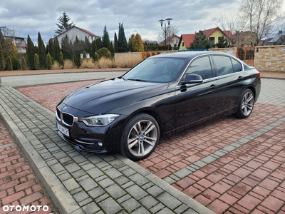 BMW Seria 3 330i xDrive Sport Line Shadow