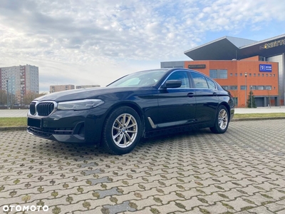 BMW Seria 5 518d mHEV