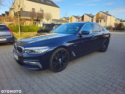 BMW Seria 5 520d xDrive Luxury Line