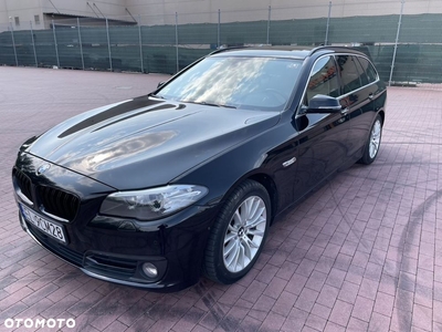 BMW Seria 5 525d xDrive Touring Luxury Line