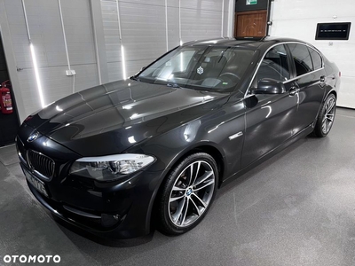 BMW Seria 5 530d xDrive Luxury Line