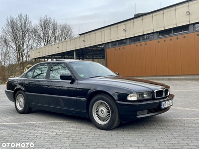 BMW Seria 7 735i