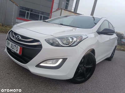 Hyundai I30 blue Kombi 1.6 GDi YES Gold