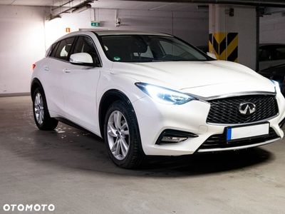 Infiniti Q30 1.6t Business 7DCT