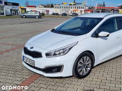 Kia Ceed 1.6 GDI Dream Team Edition