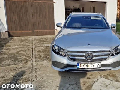 Mercedes-Benz Klasa E 220 d T 9G-TRONIC