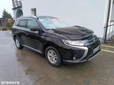 Mitsubishi Outlander 2.0 4WD Plug-In Hybrid Top