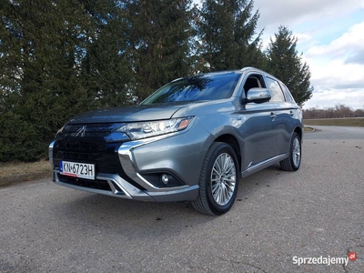 Mitsubishi Outlander PHEV Hybryda