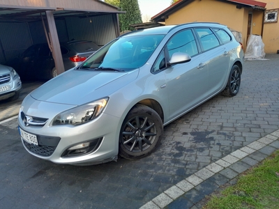 Opel Astra J NAVI MODEL 2015 PDC Przód/Tył Podg.Fotele TOP-Stan