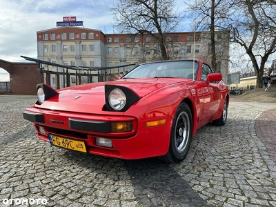 Porsche 944