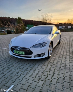 Tesla Model S 85