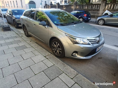 Toyota Avensis, Alcantara