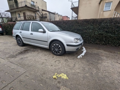 Volkswagen Golf Kombi