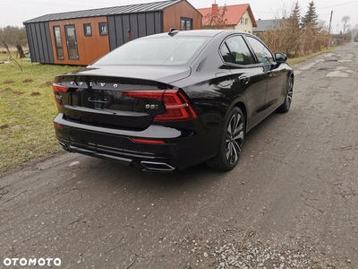 Volvo S60 B5 B AWD Plus Dark