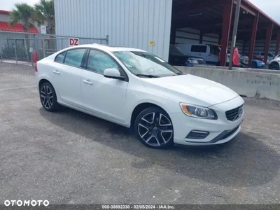 Volvo S60 T5 R-Design Momentum