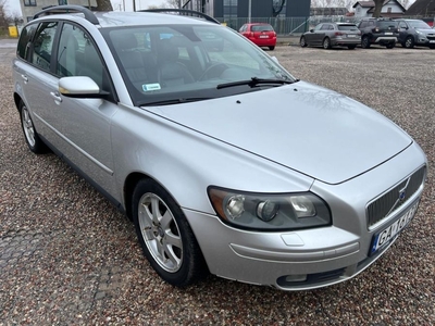 Volvo v50 2.0 d , bezwypadkowy, skóry xenony navigacja