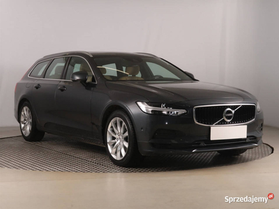 Volvo V90 D4