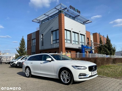 Volvo V90 T8 AWD Plug-In Hybrid Momentum Pro