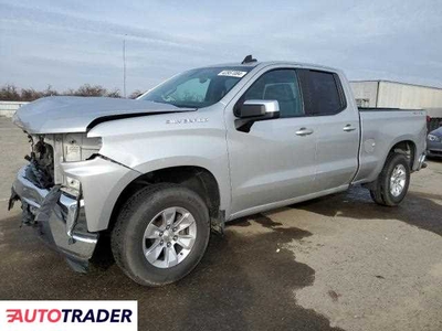 Chevrolet Silverado 5.0 benzyna 2020r. (FRESNO)