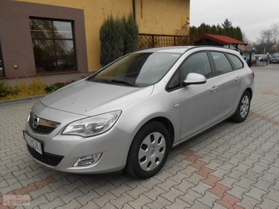 Opel Astra J 1.7 CDTI 110 KM