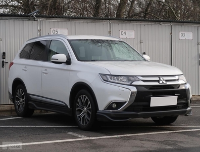 Mitsubishi Outlander III , Salon Polska, Serwis ASO, Automat, 7 miejsc, VAT 23%, Navi,