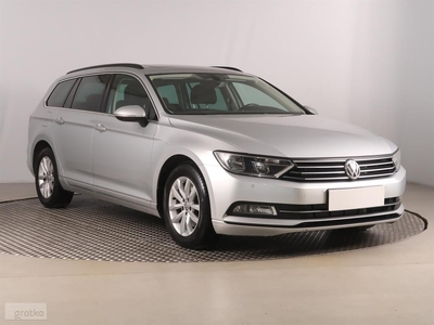 Volkswagen Passat B8 , Navi, Klimatronic, Tempomat, Parktronic,