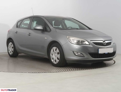 Opel Astra 1.6 113 KM 2012r. (Piaseczno)