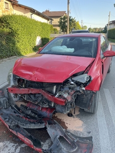 Opel Astra H Opel Astra GTC Uszkodzony, powypadkowy