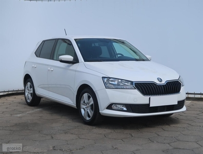 Skoda Fabia III , Salon Polska, Serwis ASO, VAT 23%, Klimatronic, Parktronic,