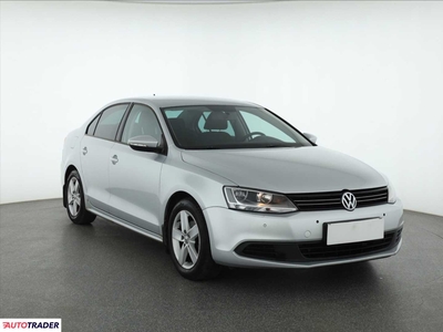 Volkswagen Jetta 1.6 103 KM 2011r. (Piaseczno)