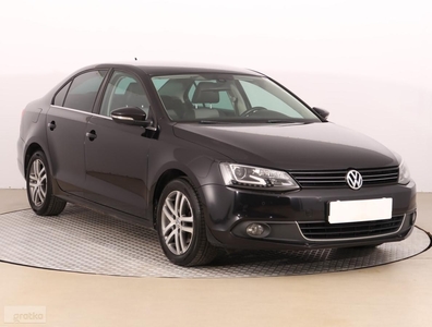 Volkswagen Jetta VI , Salon Polska, DSG, Skóra, Xenon, Bi-Xenon, Klimatronic,