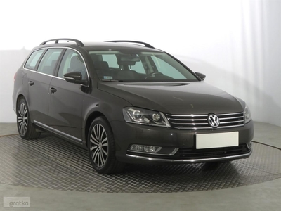 Volkswagen Passat B7 , Salon Polska, Navi, Xenon, Bi-Xenon, Klimatronic, Tempomat,