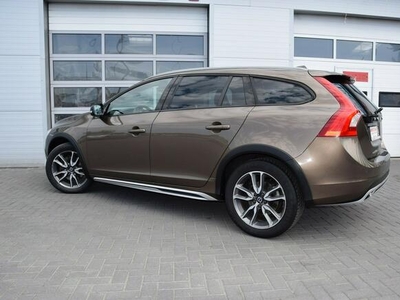 Volvo V60 Cross Country 2.0 D3 Summum 100% bezwypadkowy Serwis LED Skóra Navi EURO-5 Zamiana