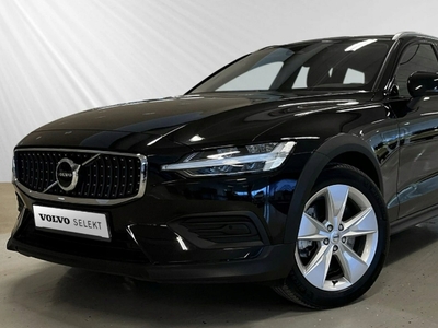 Volvo V60 II Cross Country Facelifting 2.0 B4 197KM 2023