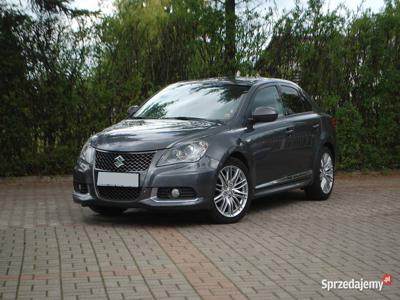 Suzuki Kizashi. 2,4 benzyna. Bogate wyposażenie.