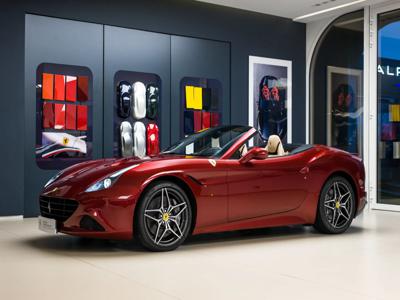 Używane Ferrari Inny - 719 000 PLN, 48 308 km, 2015