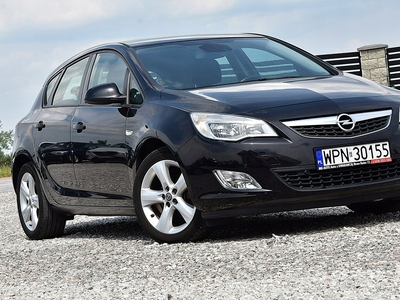 Opel Astra J Hatchback 5d 1.6 Twinport ECOTEC 115KM 2010