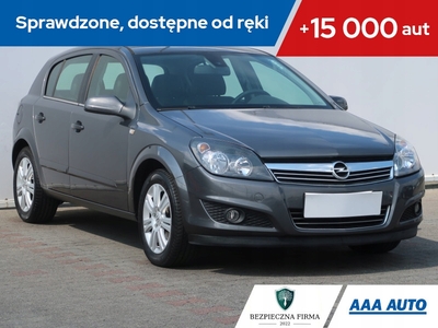 Opel Astra J Hatchback 5d 1.7 CDTI ECOTEC 110KM 2009