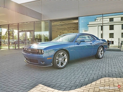 Piękny Dodge Challenger