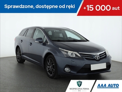 Toyota Avensis III Wagon Facelifting 2.0 D-4D 124KM 2014