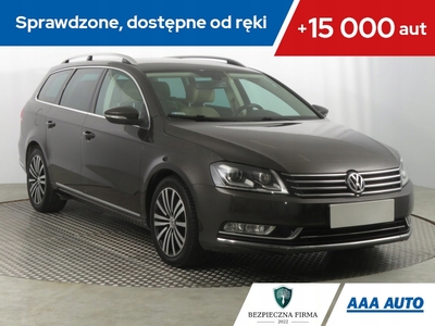 Volkswagen Passat B7 Variant 2.0 TDI CR BlueMotion 177KM 2013