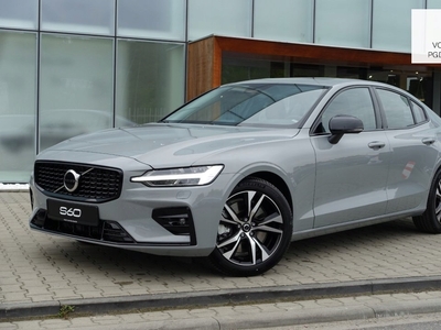 Volvo S60 III Sedan Facelifting 2.0 B5 250KM 2024