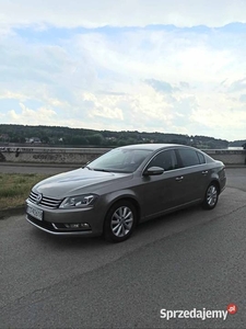 VW Passat B7 skrętne bixenon/led, dsg+łopatki, dotyk radio