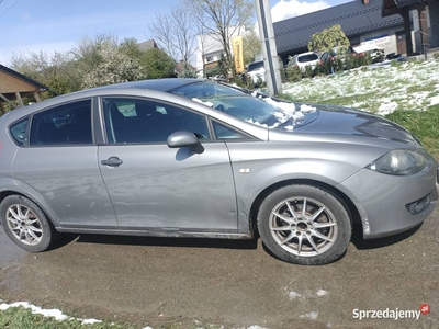 Witam sprzedam samochód Seat Leon 2008 rok za sprawny jeżdżący ubezpieczony