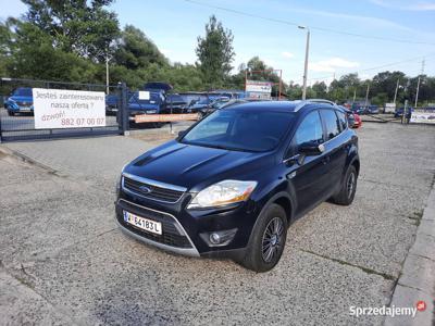 KUGA Titanium Napędy 4x4 Dach Panoramiczny