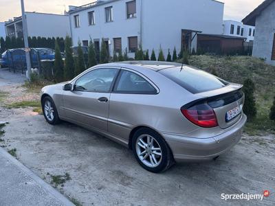 Mercedes-Benz W203 Coupe C180 129KM automat