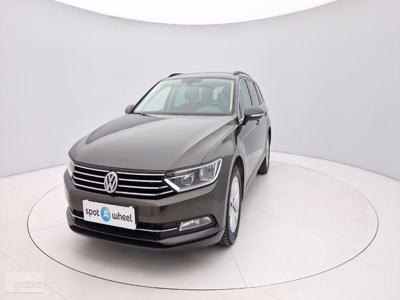 Volkswagen Passat 2.0 150KM BT, kamera cof, czujniki park przod tyl, Alu, USB