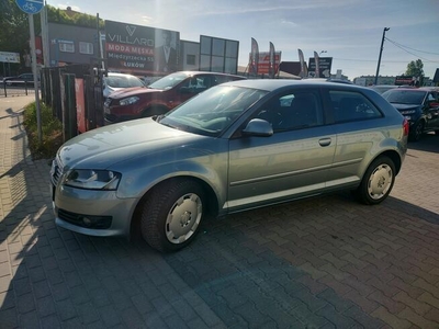 Audi A3 1.6 MPi 102KM Klimatronic